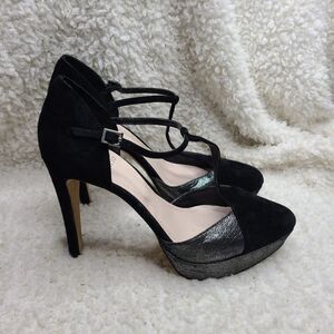 Vince Camuto Akido T Strap Black & Silver Pumps sz‎ 9